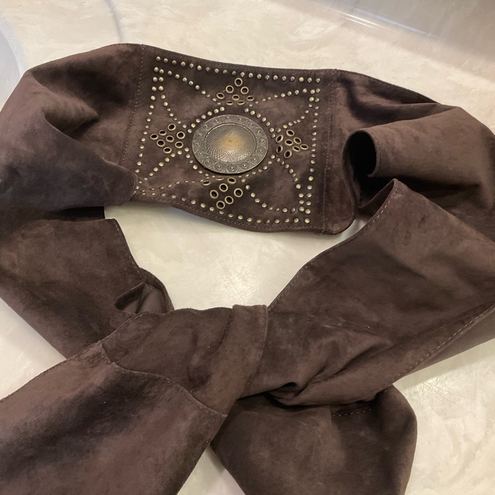 Brown suede tie belt with gold stud work and fringe by (N)ine, Handmade, NWOT - Picture 2 of 10